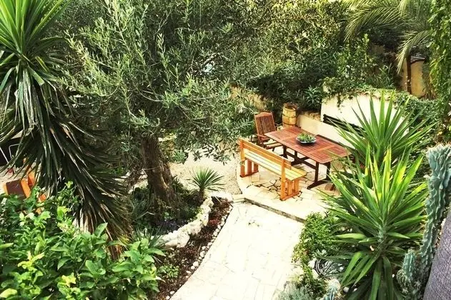 Apart Daire (Tonka - 150m from the sea & parking -)