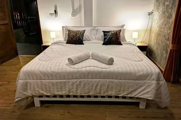 Deluxe Tek Büyük Yataklı Oda, 1 Yatak Odası, Veranda, Bahçe Manzaralı