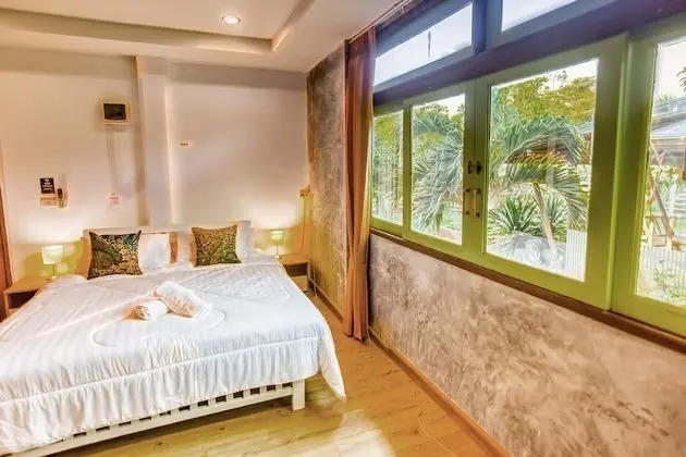Deluxe Tek Büyük Yataklı Oda, 1 Yatak Odası, Veranda, Bahçe Manzaralı