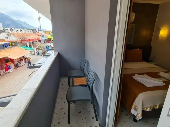 https://images.etstur.com/imgproxy/resize/2560x1440/files/images/hotelImages/etsrooms/915/Tonoz_Beach_Oludeniz_20260109095132_1.jpg