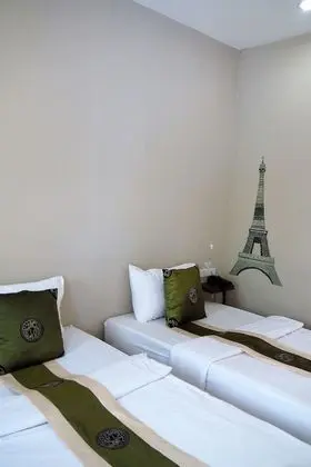 Üç Kişilik Oda