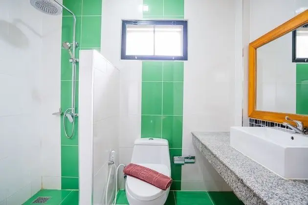 Superior Tek Büyük veya İki Ayrı Yataklı Oda, Havuz Manzaralı