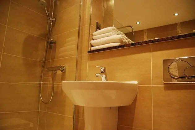 Standard Tek Büyük Yataklı Oda