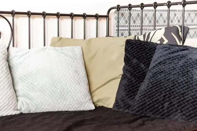 Basic Tek Büyük Yataklı Oda