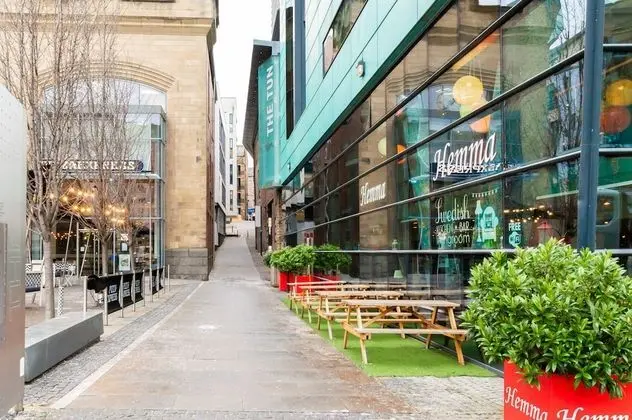 Basic Tek Büyük Yataklı Oda