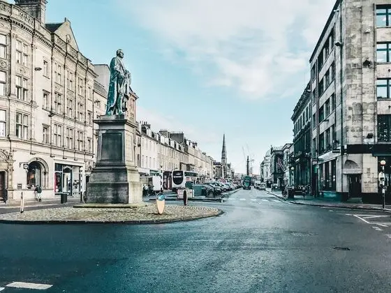 Basic Tek Büyük Yataklı Oda