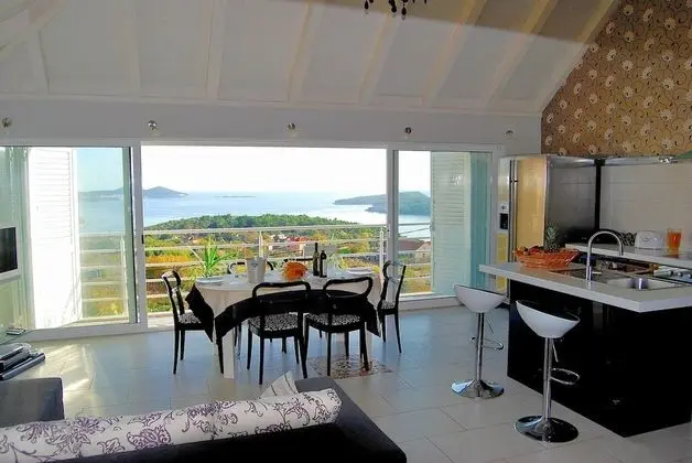 Villa, 5 Yatak Odası, Kişiye Özel Havuzlu, Deniz Manzaralı