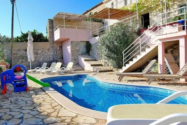Villa, 5 Yatak Odası, Kişiye Özel Havuzlu, Deniz Manzaralı