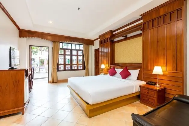 Deluxe Double or Twin Room