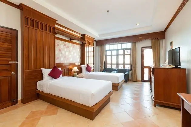 Deluxe Double or Twin Room