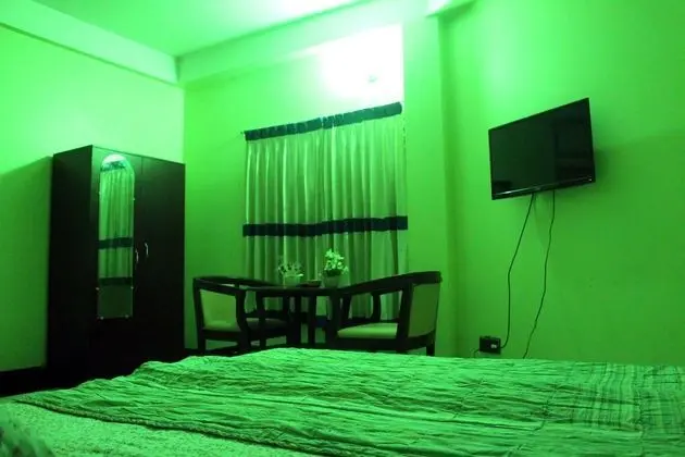 Deluxe Tek Büyük Yataklı Oda, 1 Çift Kişilik Yatak, Sigara İçilebilir, Bahçe Manzaralı