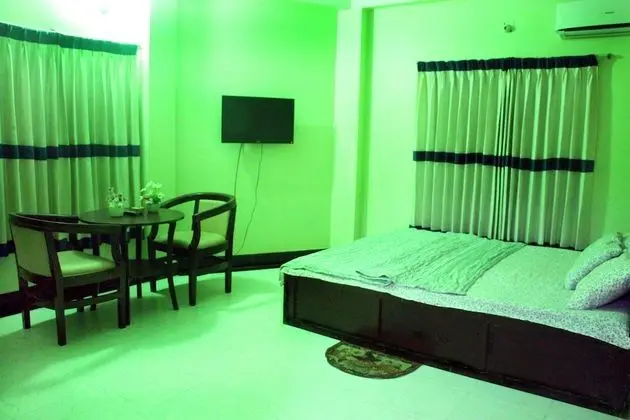 Deluxe Tek Büyük Yataklı Oda, 1 Çift Kişilik Yatak, Sigara İçilebilir, Bahçe Manzaralı