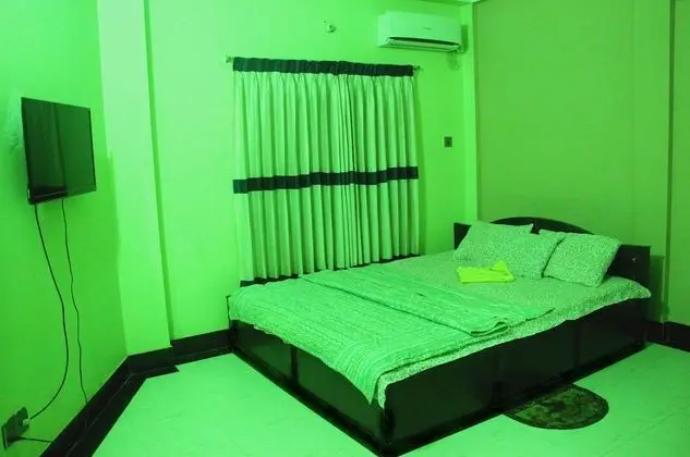 Deluxe Tek Büyük Yataklı Oda, 1 Yatak Odası, Sigara İçilebilir, Bahçe Manzaralı