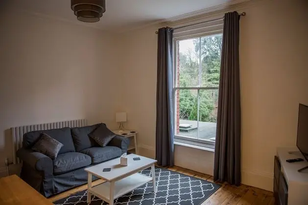 Apart Daire, 1 Çift Kişilik Yatak, Sigara İçilmez