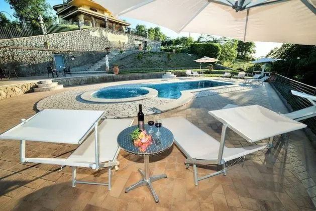 Villa, Birden Çok Yatak Odası, Şömine
