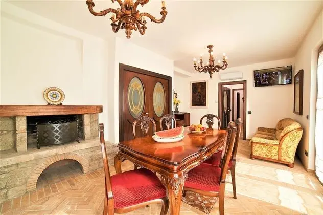 Villa, Birden Çok Yatak Odası, Şömine