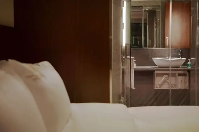 Corner Suite