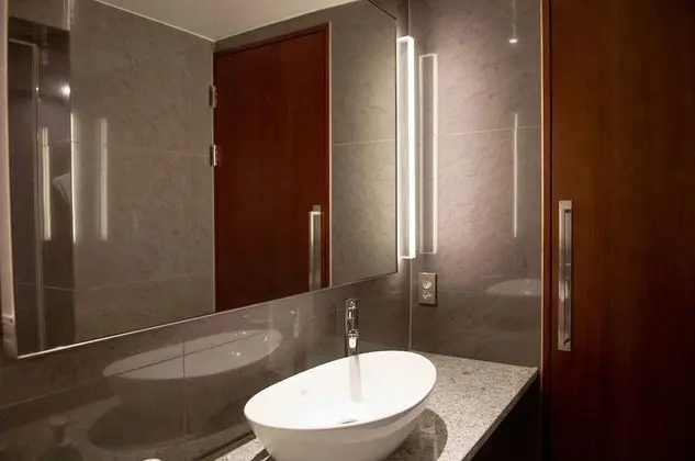 Corner Suite