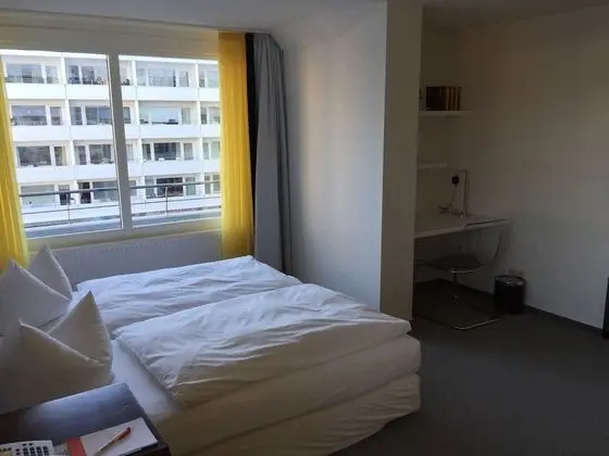 Tek Büyük Yataklı Oda, Balkon, Göl Kenarı