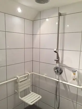Tek Büyük Yataklı Oda, Balkon, Göl Kenarı