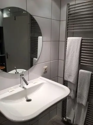 Tek Büyük Yataklı Oda, Balkon, Göl Kenarı