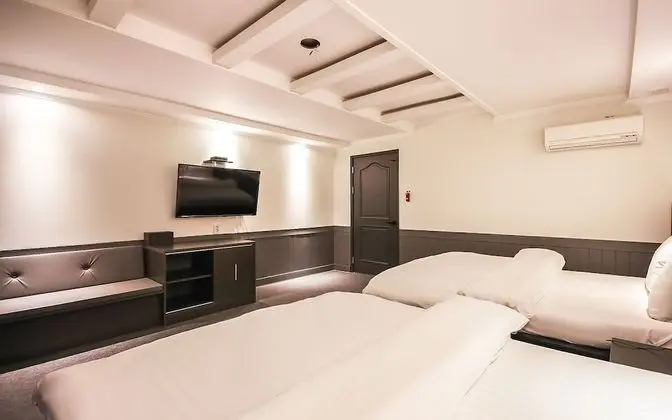 Oda (Deluxe twin (double + double bed))