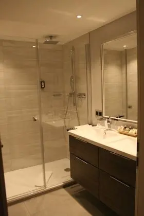 Dört Kişilik Oda, 2 Yatak Odası, Sigara İçilmez (Air Conditioning)