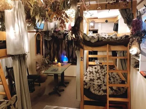Ortak Ranzalı Oda, Sadece kadınlar için (2nd Floor)