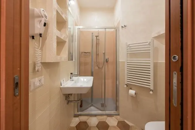 Economy Tek Büyük Yataklı Oda