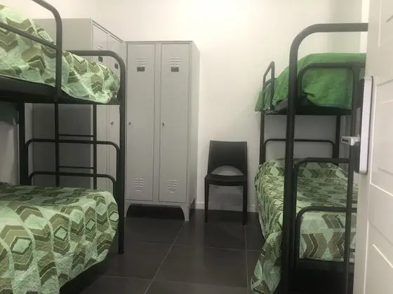 Comfort Ortak Ranzalı Oda, Sadece erkekler için (4 people)