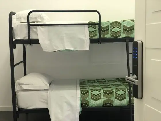 Comfort Ortak Ranzalı Oda, Sadece erkekler için (4 people)