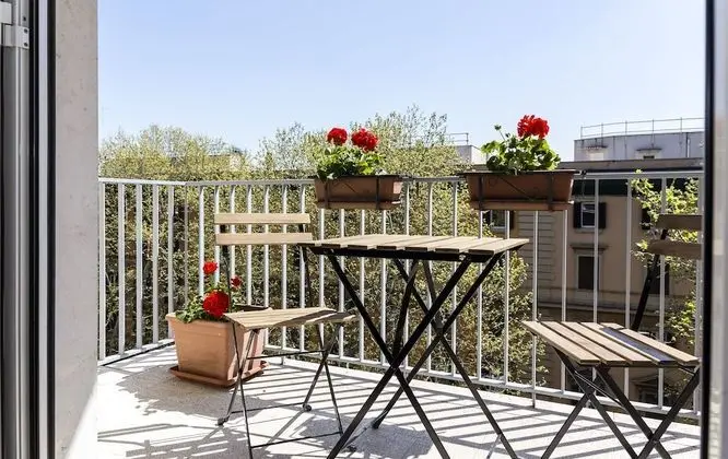 Tek Büyük Yataklı Oda, Balkon