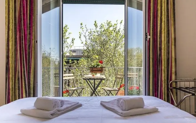 Üç Kişilik Oda, Balkon