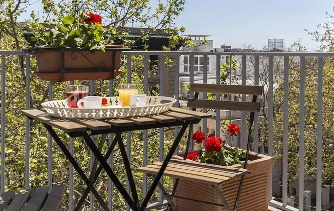 Üç Kişilik Oda, Balkon