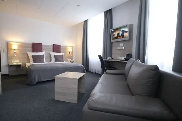 Oda, Sigara İçilmez (Room for 4)