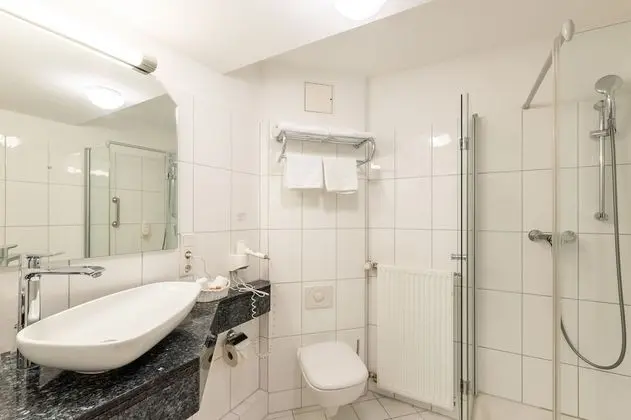 Basic Tek Büyük Yataklı Oda