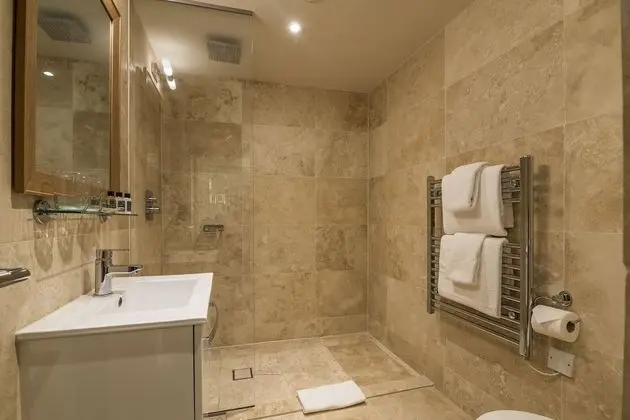 Classic Tek Büyük Yataklı Oda, Banyolu/Duşlu (Townhouse)