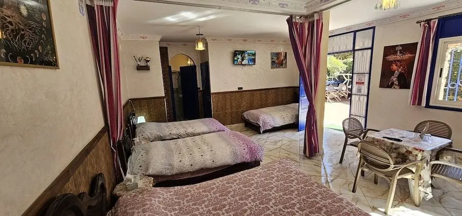 Stüdyo, Bahçe Manzaralı