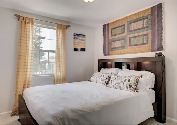 Ev (Top Rated Townhome - Our reviews say )