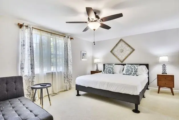 Ev (Top Rated Townhome - Our reviews say )