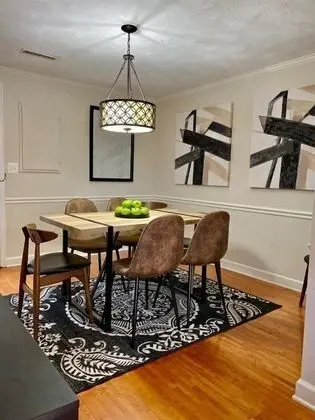 Ev (Top Rated Townhome - Our reviews say )