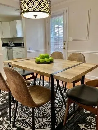 Ev (Top Rated Townhome - Our reviews say )