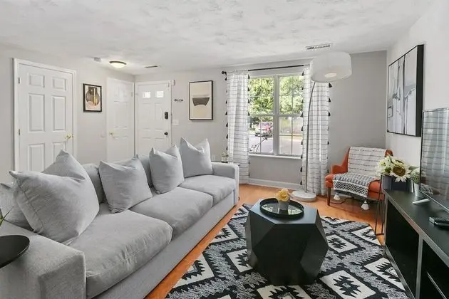 Ev (Top Rated Townhome - Our reviews say )