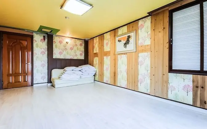 Oda (Korean-style Ondol Room)