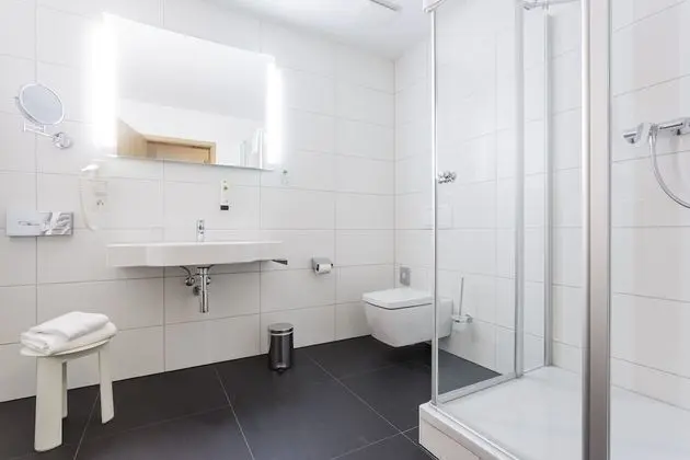 Tek Büyük Yataklı Oda, Sigara İçilmez