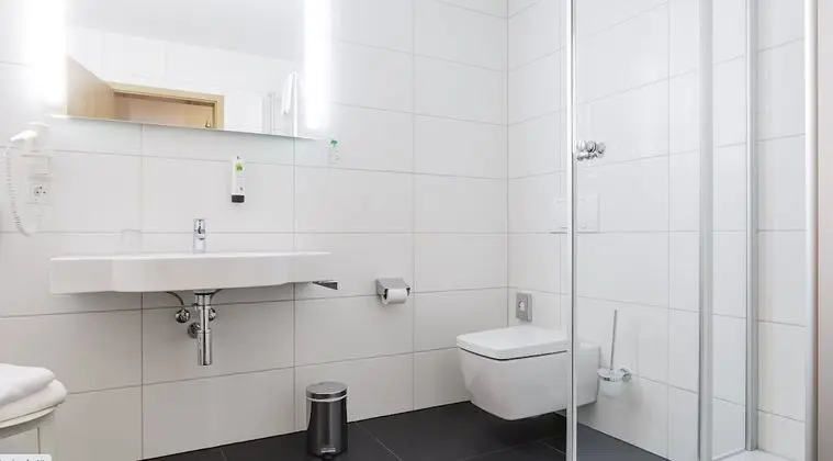 Tek Büyük Yataklı Oda, Sigara İçilmez