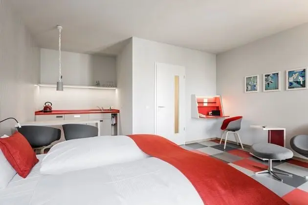 Tek Büyük Yataklı Oda, Sigara İçilmez, Mutfak (Miaboda next door building)