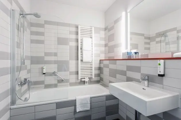 Tek Büyük Yataklı Oda, Sigara İçilmez, Mutfak (Miaboda next door building)