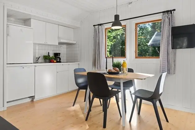 Economy Kulübe, Ortak Banyo