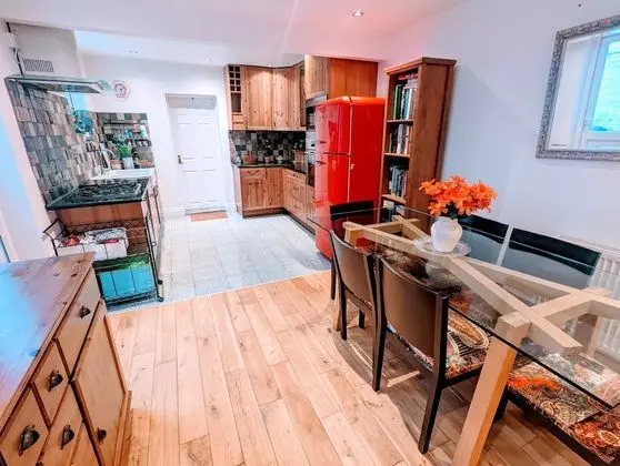 Deluxe Ev, 6 Yatak Odası